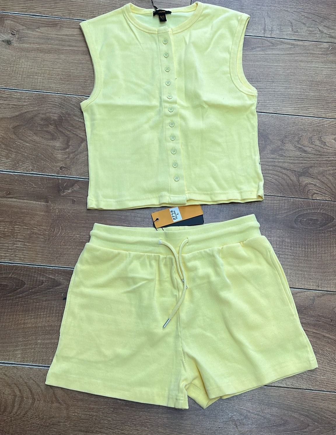 Button short set