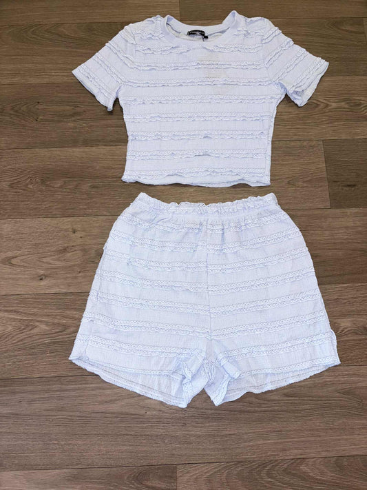 Short set with frill detail
