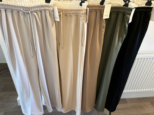 Zara trousers with pocket detail