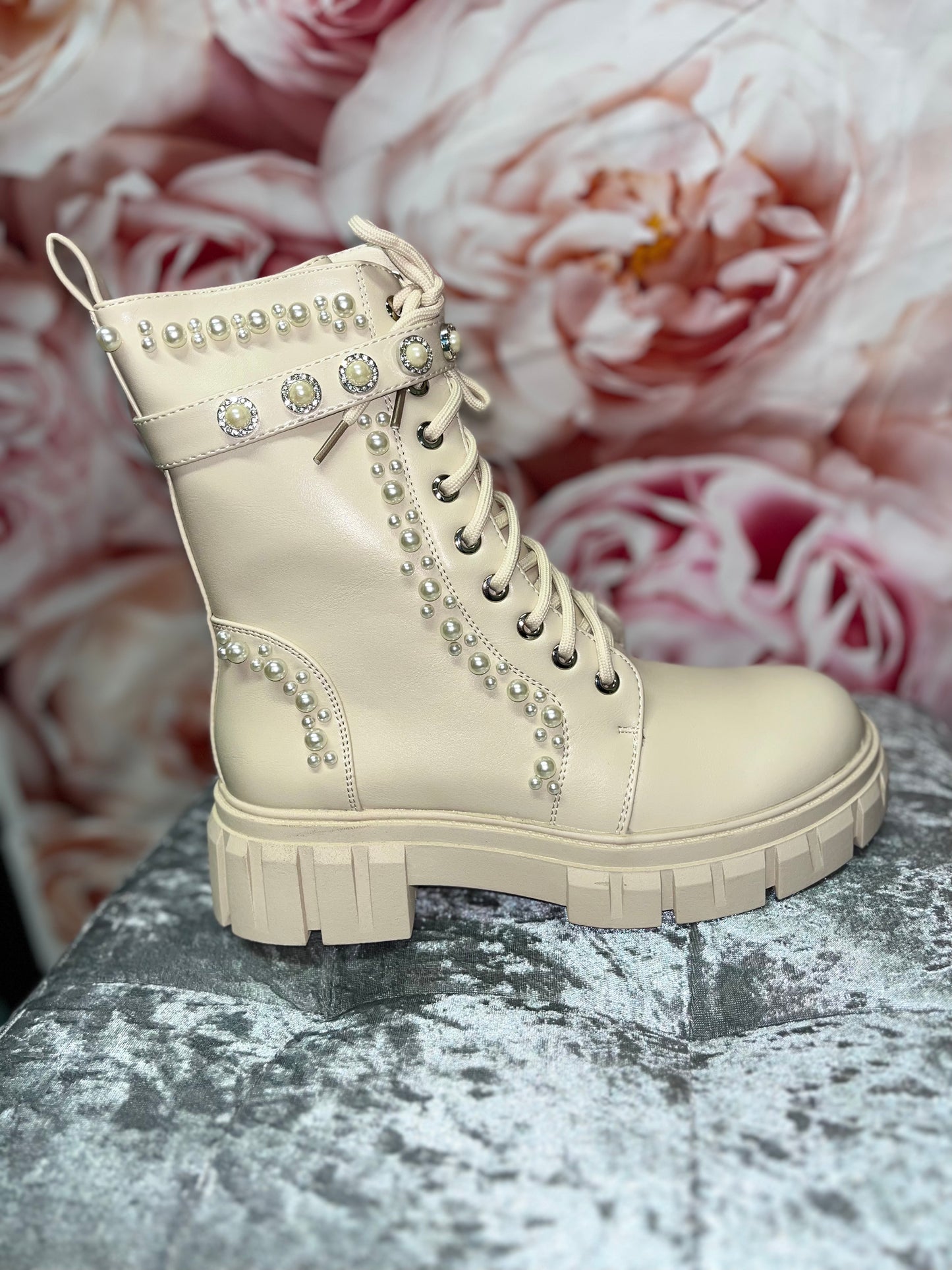 Pearl&diamond zip up boots